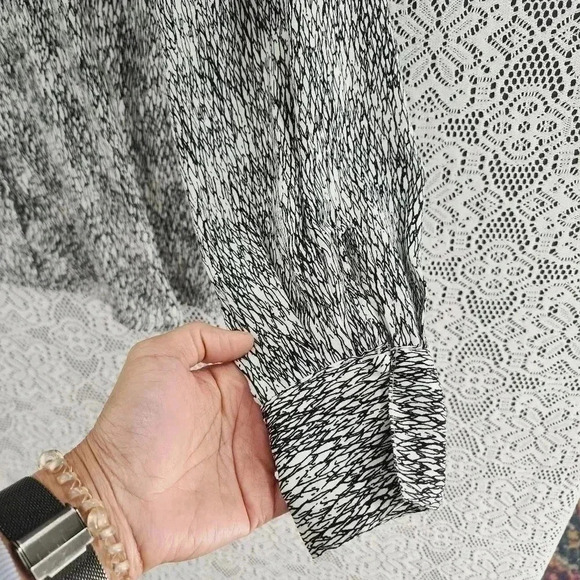 Worthington pattern button down long sleeve chiffon blouse M - Picture 4 of 7